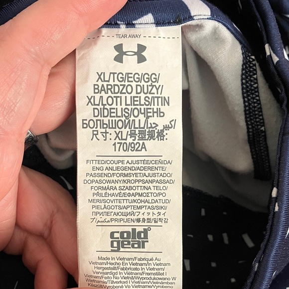 Under Armour Cold Gear 1/2 zip, XL - Picture 6 of 7